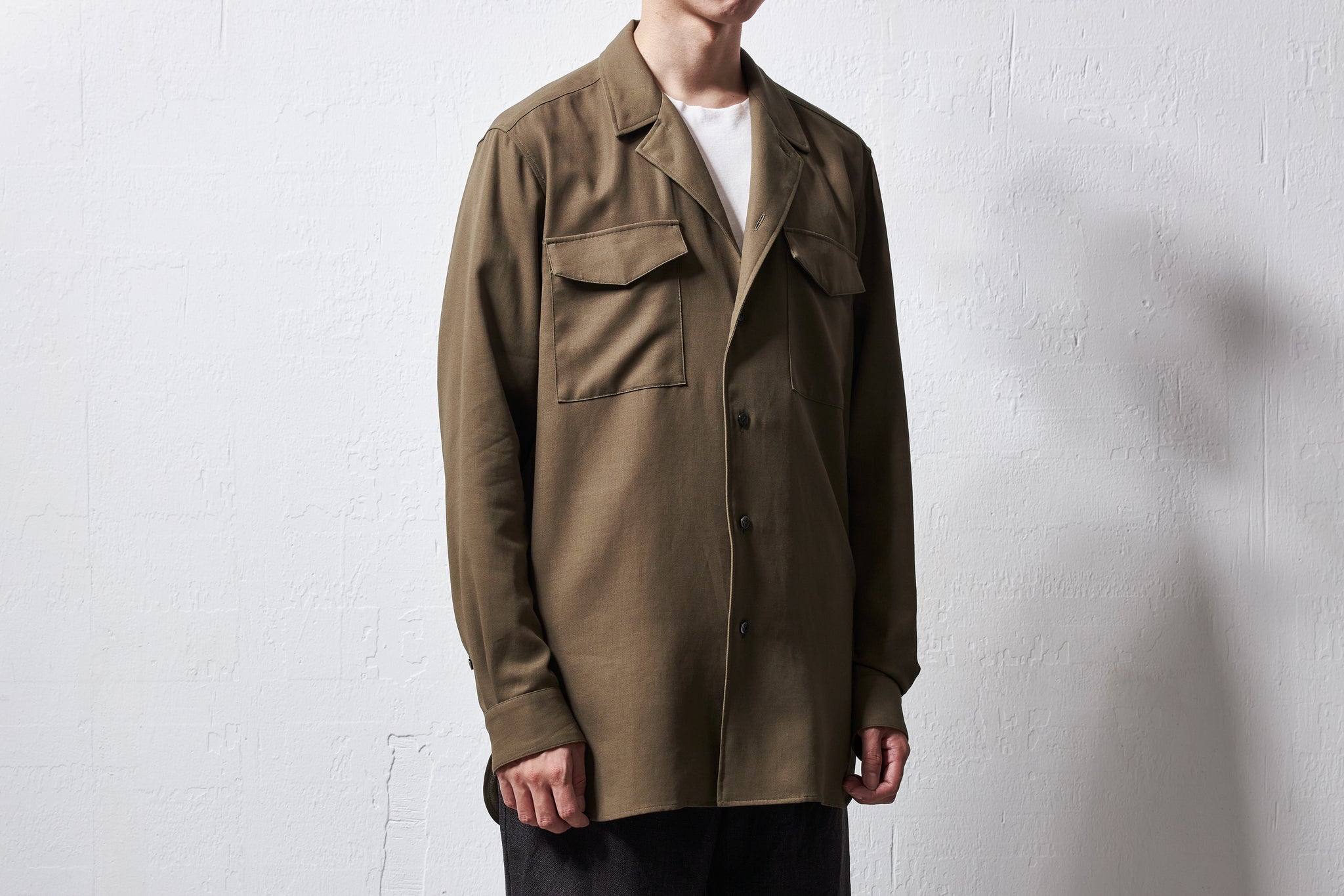 25142-co / 強撚コットンローブ・テーラードカラーシャツ – 山内