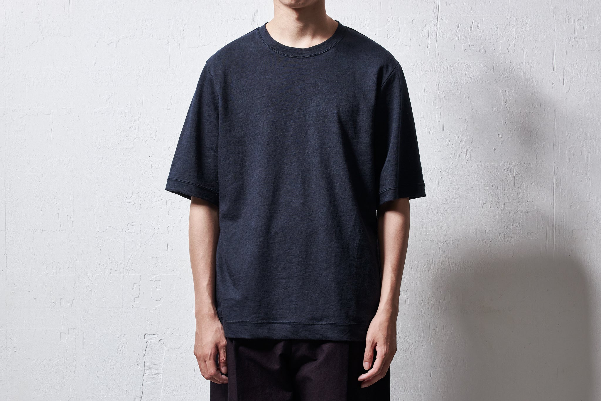 山内 塩縮加工リネンニットTシャツ チャコールグリーン サイズ4 25159-24_2048x.jpg?v=1753239763
