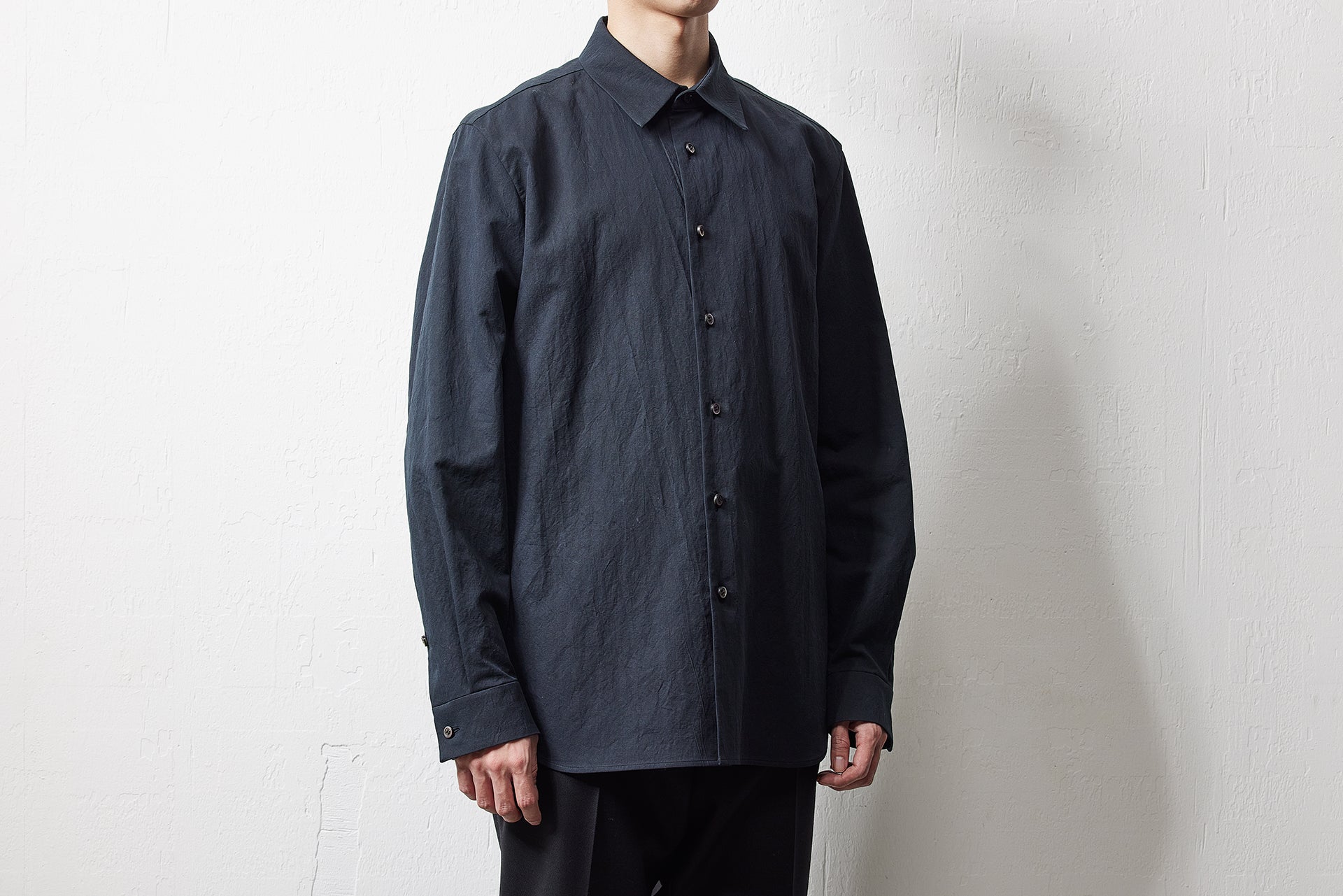 yc41-242 / 塩縮加工コットンリネンシャツ-charcoal navy – 山内