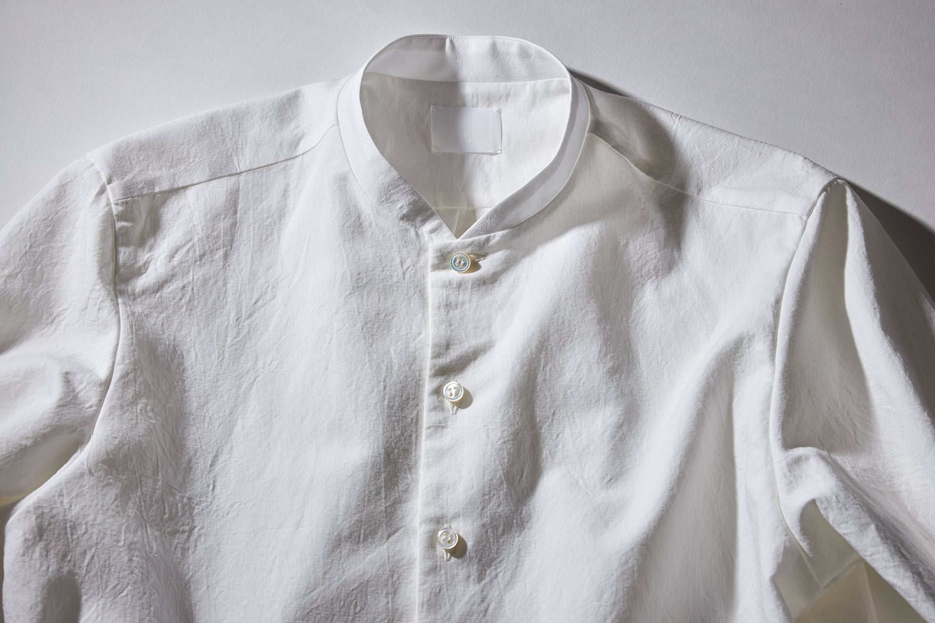 yc41-261 / 塩縮加⼯コットンリネンシャツ -white – 山内